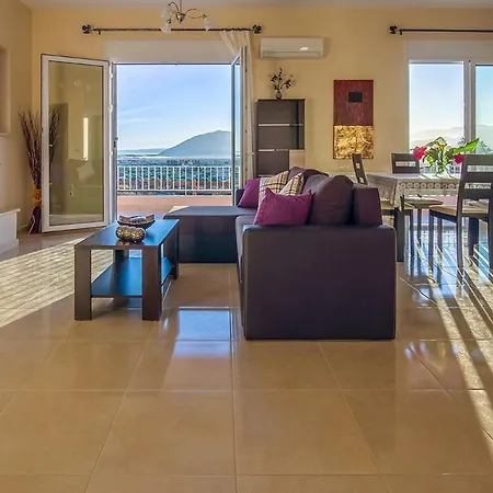 Nikoleta Villa Apolpaina
