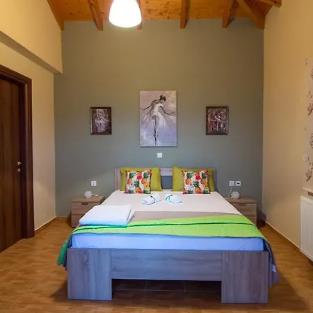 Nikoleta Villa Apolpaina